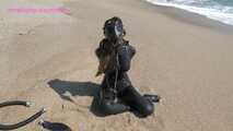 Xiaomeng Latex Breathplay at the Beach 9